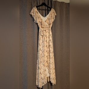 Baltic Born NWT Cream Floral V Neck Maxi Dress Size Medium